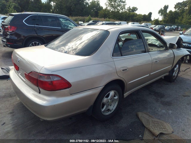 2000 HONDA ACCORD 3.0 EX VIN: 1HGCG1657YA091860