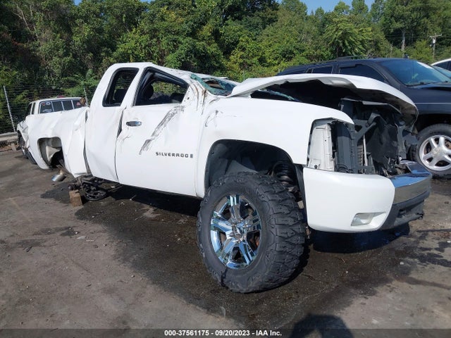 2008 CHEVROLET SILVERADO 1500 LT W/1LT VIN: 1GCEC19J38Z231027