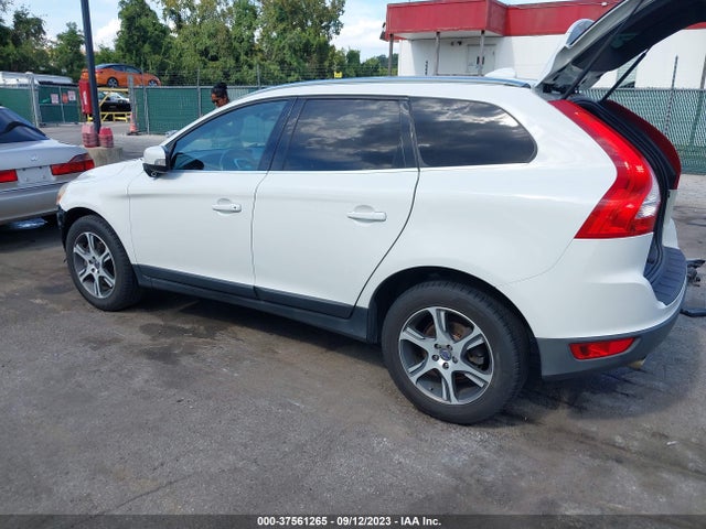 2011 VOLVO XC60 3.0T VIN: YV4902DZ7B2151983