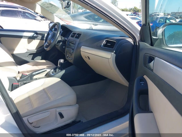 2013 VOLKSWAGEN JETTA SEDAN SE VIN: 3VWDP7AJ8DM450976