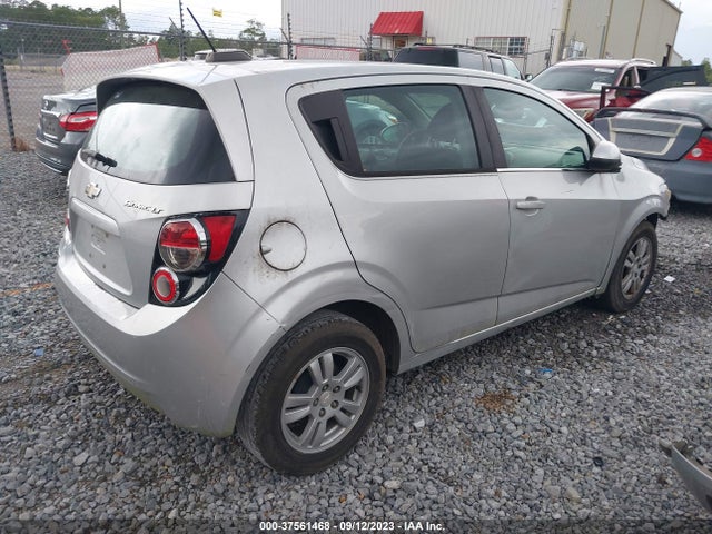 Chevrolet SONIC LT 2016 1G1JC6SH9G4137886 Image 4