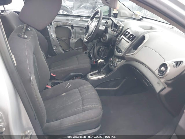 Chevrolet SONIC LT 2016 1G1JC6SH9G4137886 Image 5