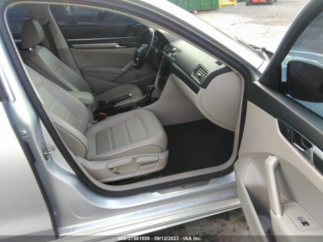 1VWAA7A34JC028836 Volkswagen Passat 2.0t R-line/2.0t S