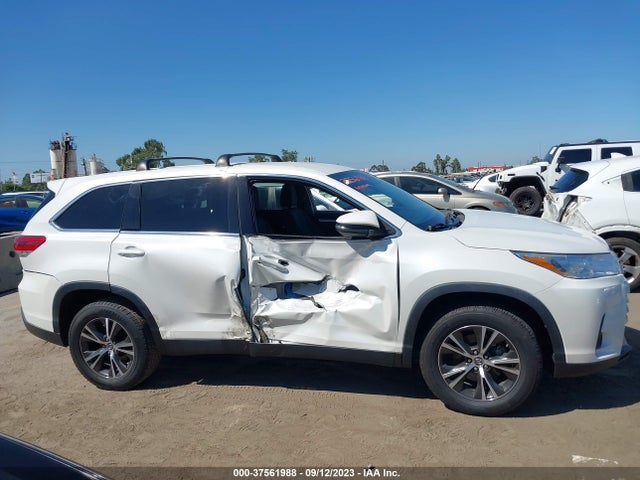 Toyota Highlander Le 2019 5TDZARFH5KS046994 Image 13