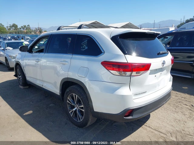 Toyota Highlander Le 2019 5TDZARFH5KS046994 Image 3