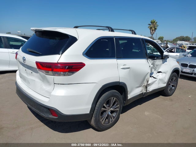 Toyota Highlander Le 2019 5TDZARFH5KS046994 Image 4