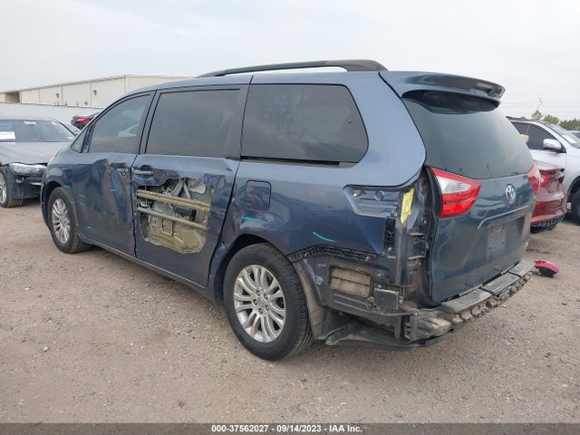Toyota SIENNA XLE 2017 5TDYZ3DCXHS870877 Image 3