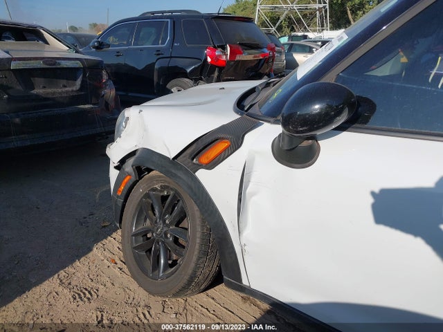 2014 MINI COOPER COUNTRYMAN VIN: WMWZB3C50EWR37703