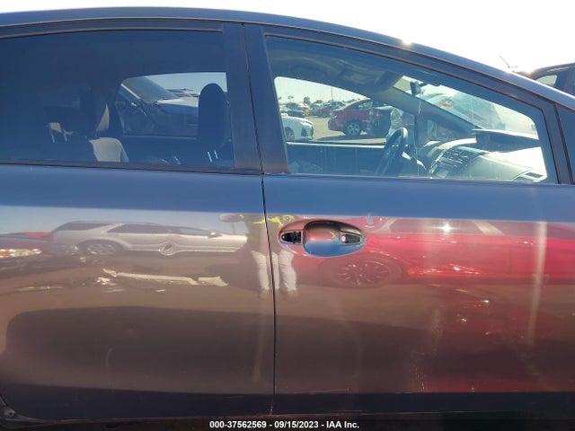 Toyota Prius V Two/three/five 2014 JTDZN3EU5EJ001989 Image 14