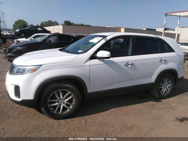 KIA SORENTO LX 2014 5XYKT3A67EG458768 Image 2