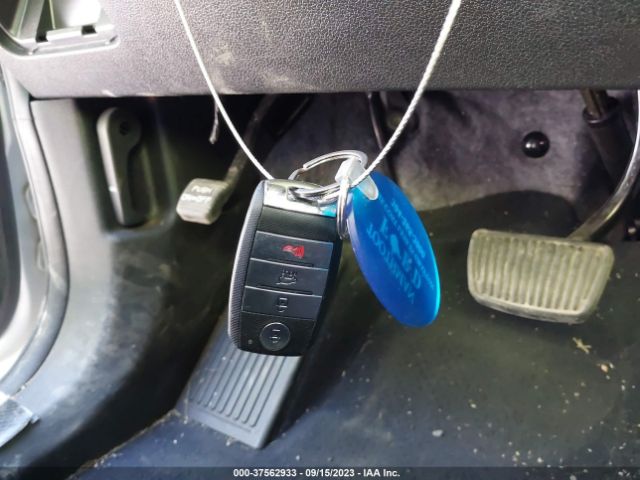 5XYPGDA53LG694662 KIA Sorento S V6