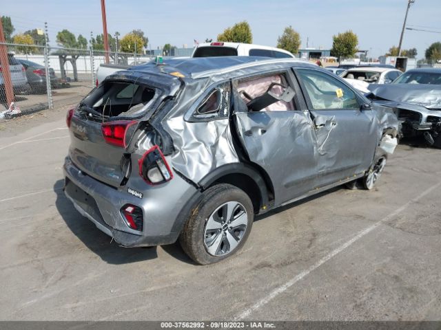 KNDCB3LCXN5514933 KIA NIRO LX