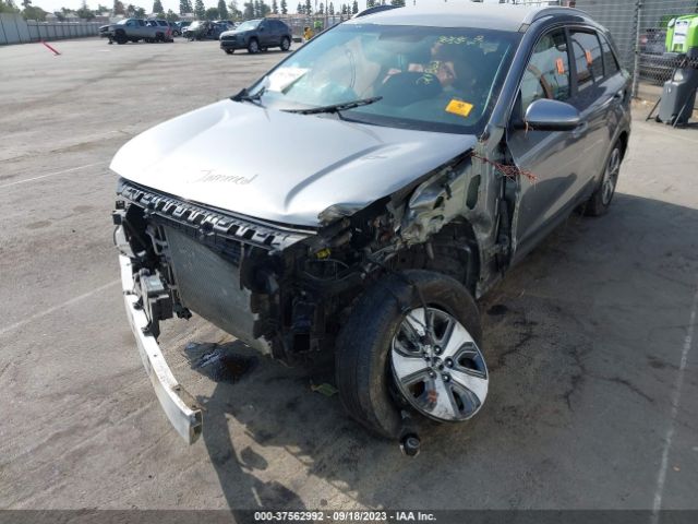 KNDCB3LCXN5514933 KIA NIRO LX