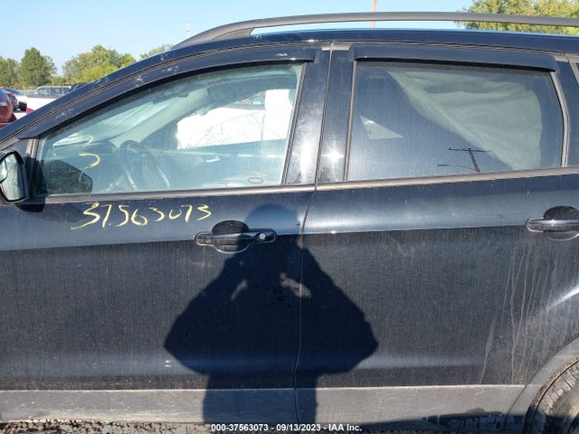 2018 FORD ESCAPE SE VIN: 1FMCU9GD0JUC75372