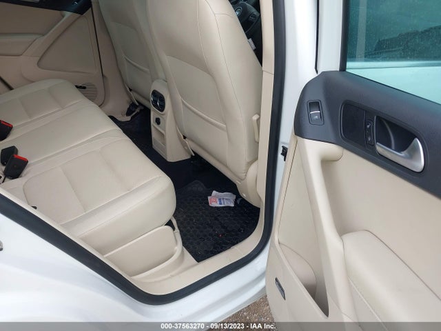 WVGAV7AX9FW508592 Volkswagen Tiguan Sel