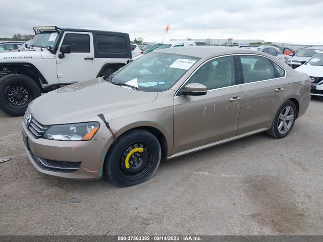 1VWBT7A37FC069273 Volkswagen Passat 1.8t Se