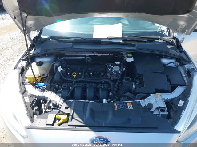 Ford FOCUS SE 2018 1FADP3F27JL200967 Image 16