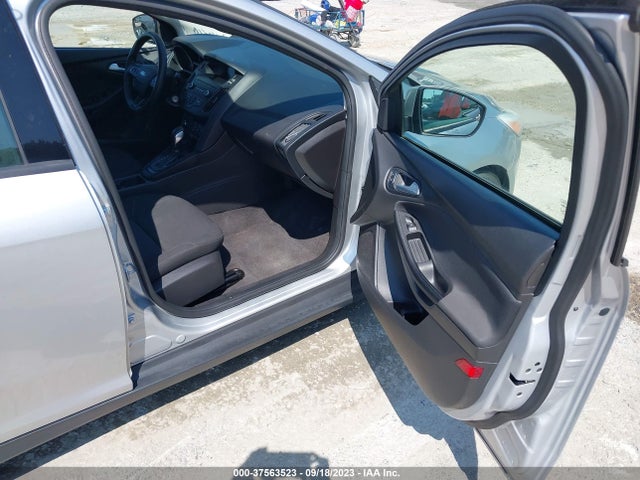 Ford FOCUS SE 2018 1FADP3F27JL200967 Image 11