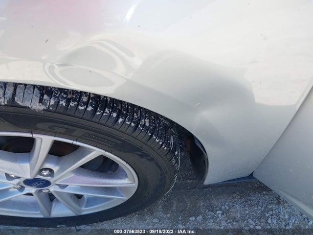 Ford FOCUS SE 2018 1FADP3F27JL200967 Image 12