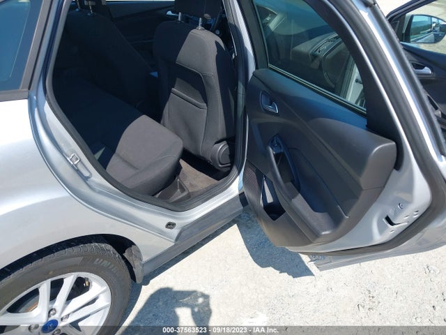Ford FOCUS SE 2018 1FADP3F27JL200967 Image 14