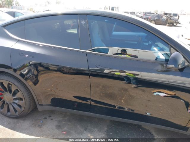 7SAYGDEF5NF574690 Tesla Model Y Performance