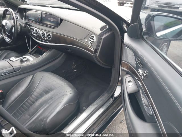 WDDUG8CB6FA136165 Mercedes-Benz S-class S 550