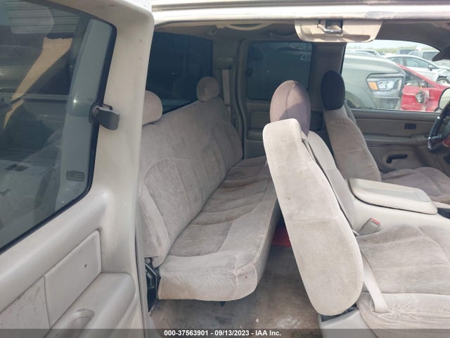 2000 CHEVROLET SILVERADO 1500 LS VIN: 2GCEC19V9Y1347778