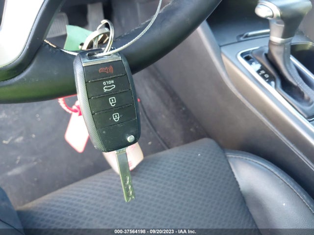 KIA Optima S 2018 5XXGT4L38JG247558 Image 11