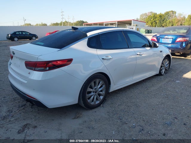 KIA Optima S 2018 5XXGT4L38JG247558 Image 4