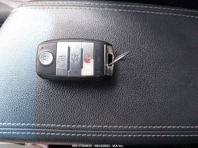 KNDCC3LC7H5037170 KIA NIRO EX
