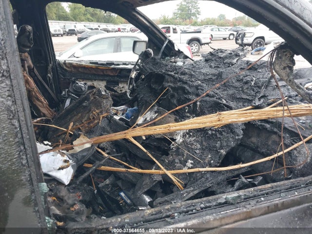 Chevrolet Suburban Lt 2018 1GNSCHKC1JR396322 Image 5
