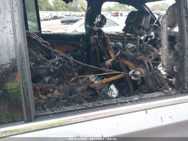Chevrolet Suburban Lt 2018 1GNSCHKC1JR396322 Image 8