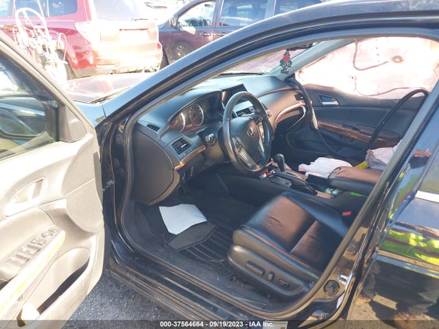 2011 HONDA ACCORD SDN EX-L VIN: 1HGCP2F80BA081419