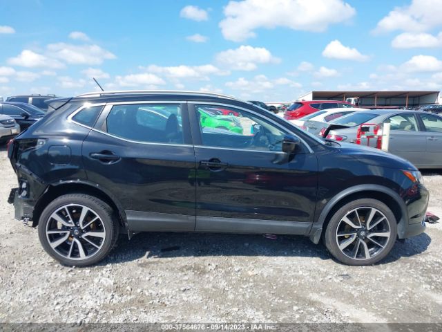 JN1BJ1CP4HW015455 Nissan Rogue Sport Sl