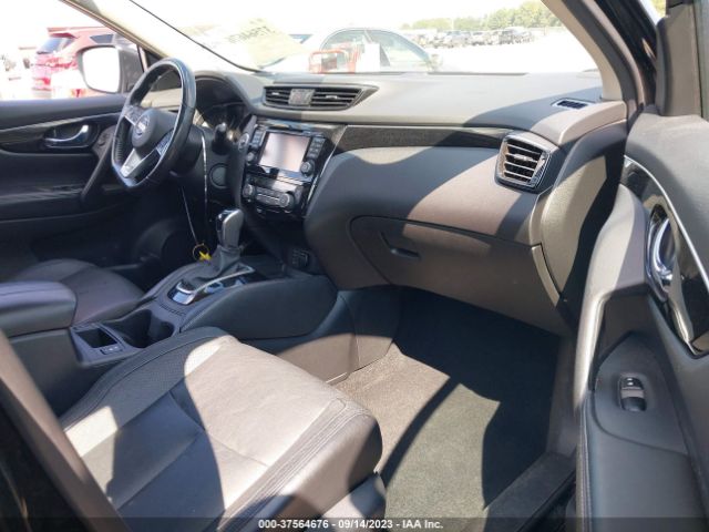 JN1BJ1CP4HW015455 Nissan Rogue Sport Sl