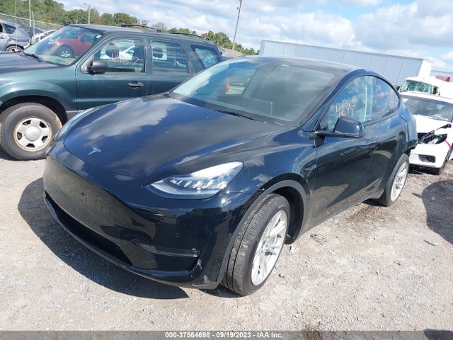 Tesla Model Y Long Range 2022 7SAYGAEE7NF316161 Image 2