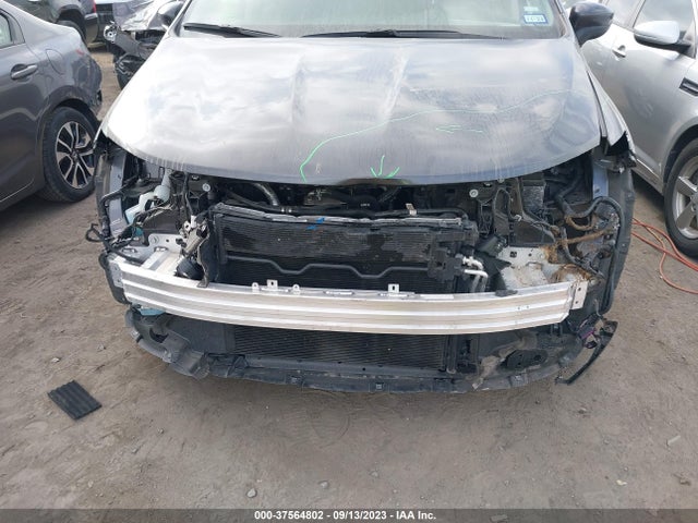 2C4RC1CG5NR229882 Chrysler Voyager Lx