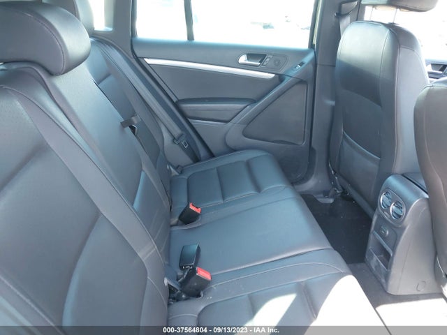 WVGBV7AX0GW075881 Volkswagen Tiguan R-line