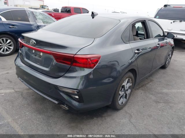 3KPF24AD9ME401296 KIA Forte Lxs