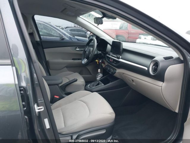 3KPF24AD9ME401296 KIA Forte Lxs