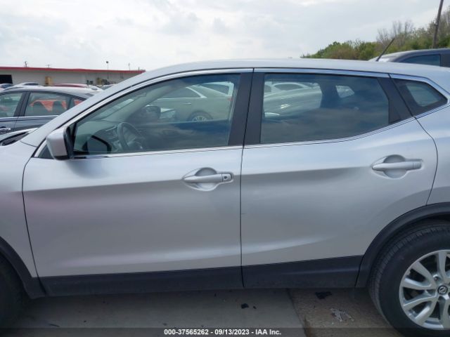 JN1BJ1AV6MW563890 Nissan Rogue Sport S