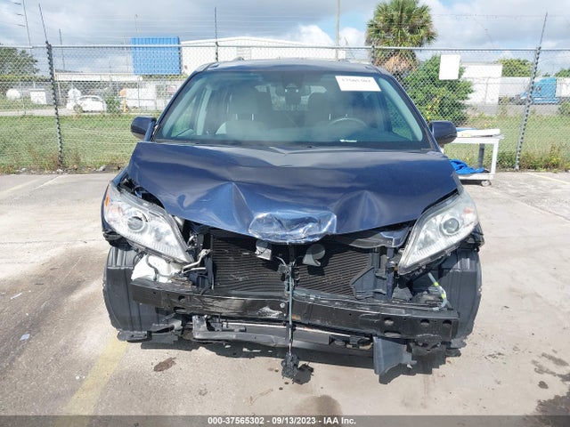 Toyota SIENNA LE 2018 5TDKZ3DC0JS931357 Image 12