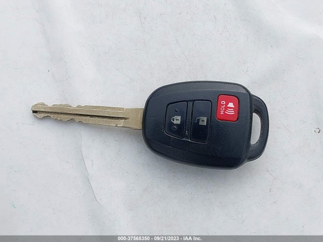Toyota RAV4 LE 2018 2T3ZFREV9JW427978 Image 11
