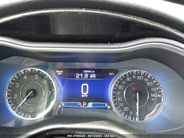 Chrysler 200 C 2015 1C3CCCCB2FN618973 Image 13