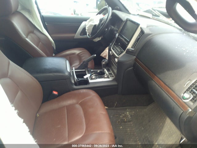 2019 Toyota Land Cruiser, VIN: JTMCY7AJ9K4076852