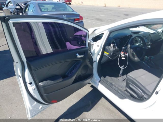3KPFL4A7XHE118323 KIA FORTE LX
