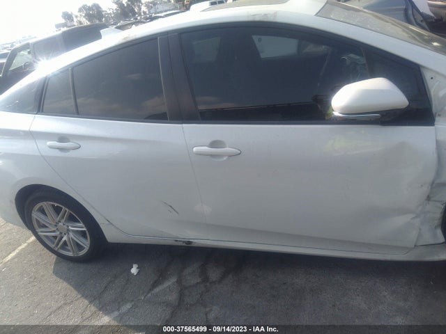 Toyota Prius Four 2016 JTDKARFU3G3028551 Image 13
