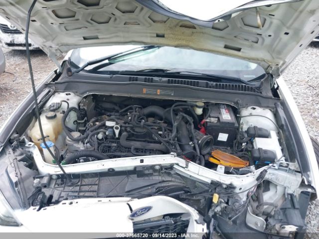 3FA6P0HD0HR195824 Ford FUSION SE