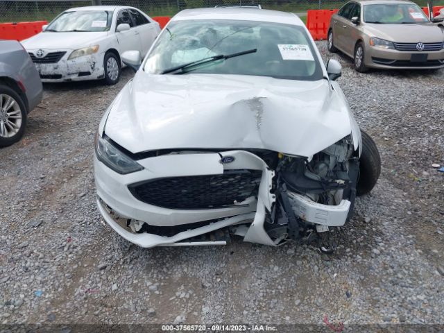 3FA6P0HD0HR195824 Ford FUSION SE
