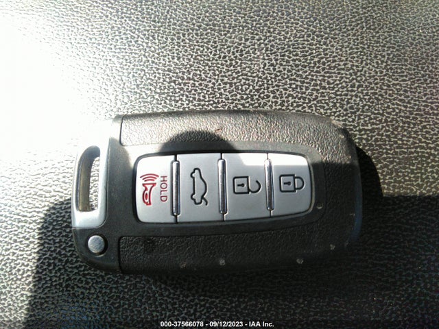 2009 HYUNDAI GENESIS VIN: KMHGC46E99U028672